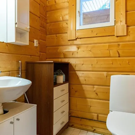 Nyaraló Naesinjoutsen By Interhome